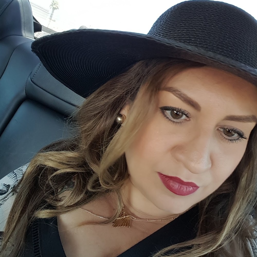 Meet your Posher, Andrea